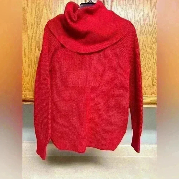 Michael Kors red knot crowl neck sweater size small - Picture 4 of 4